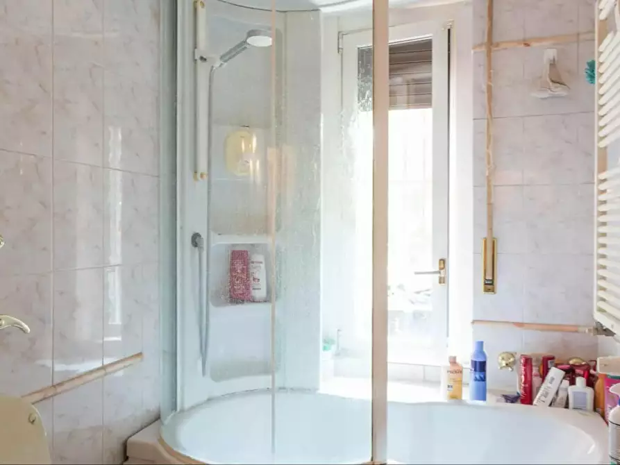 Immagine 9 di Camera in affitto  in Via Carnia a Milano