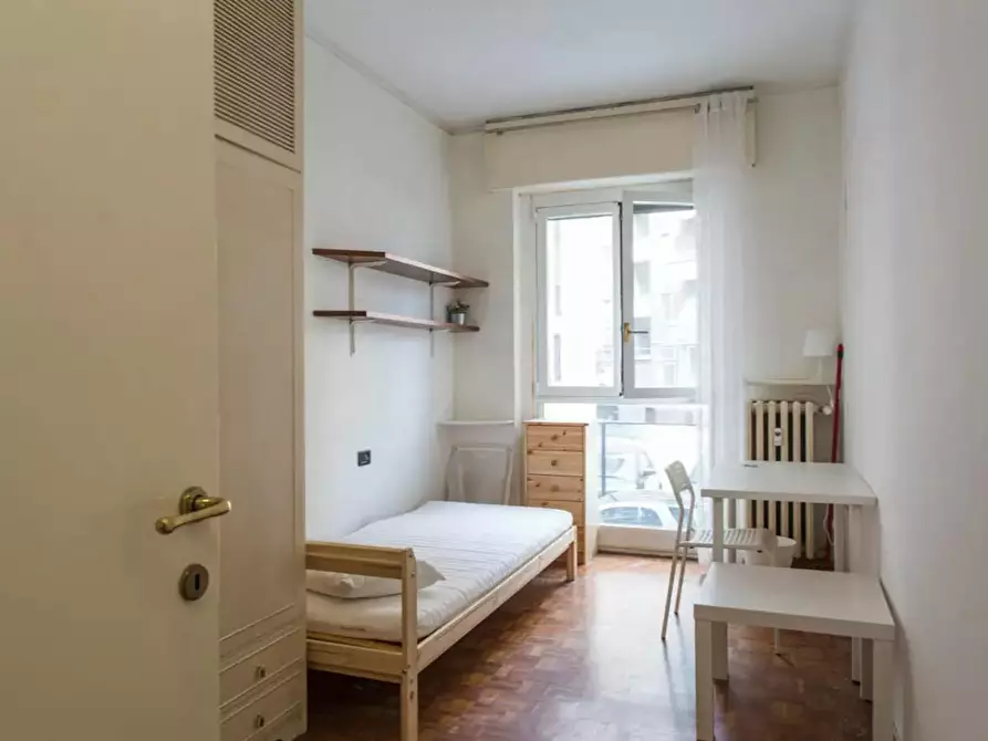 Immagine 1 di Camera in affitto  in Via Carnia a Milano