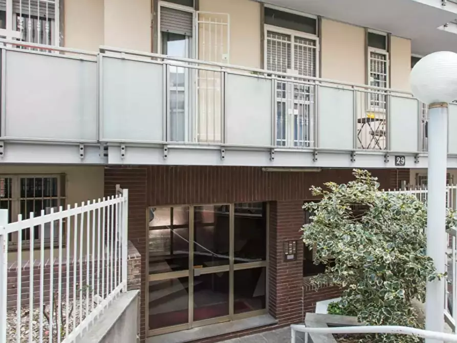 Immagine 9 di Camera in affitto  in Via Carnia a Milano