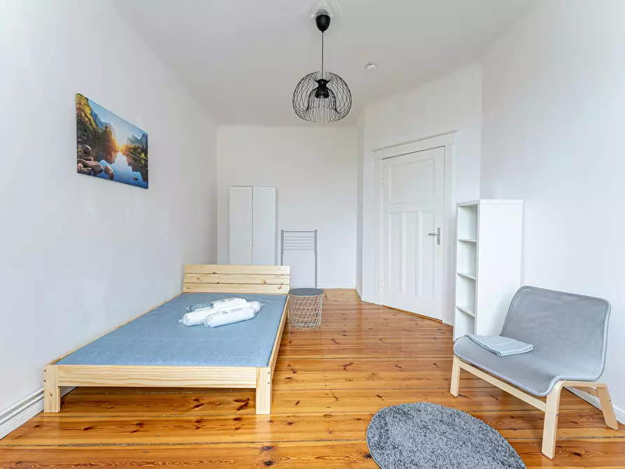 Immagine 2 di Camera in affitto  in Hermannstraße a Berlin