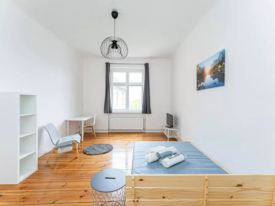 Immagine 1 di Camera in affitto  in Hermannstraße a Berlin
