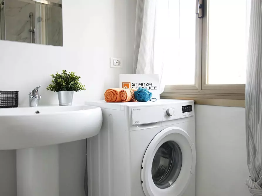 Immagine 9 di Camera in affitto  in Via Gorizia a Bologna