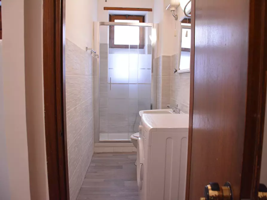 Immagine 9 di Camera in affitto  in Via Tigellio a Cagliari