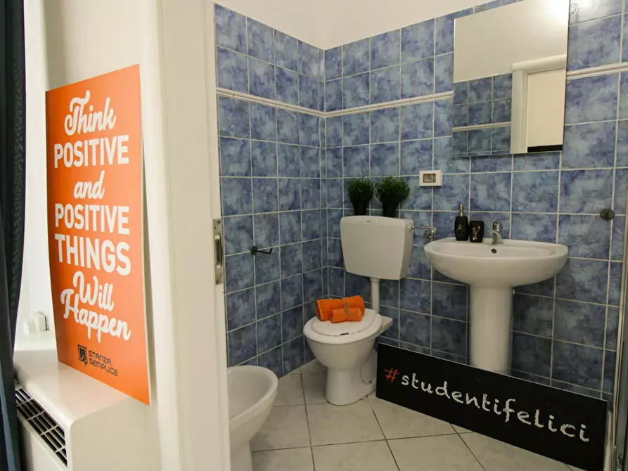 Immagine 8 di Camera in affitto  in Via Giacomo Ciamician a Bologna