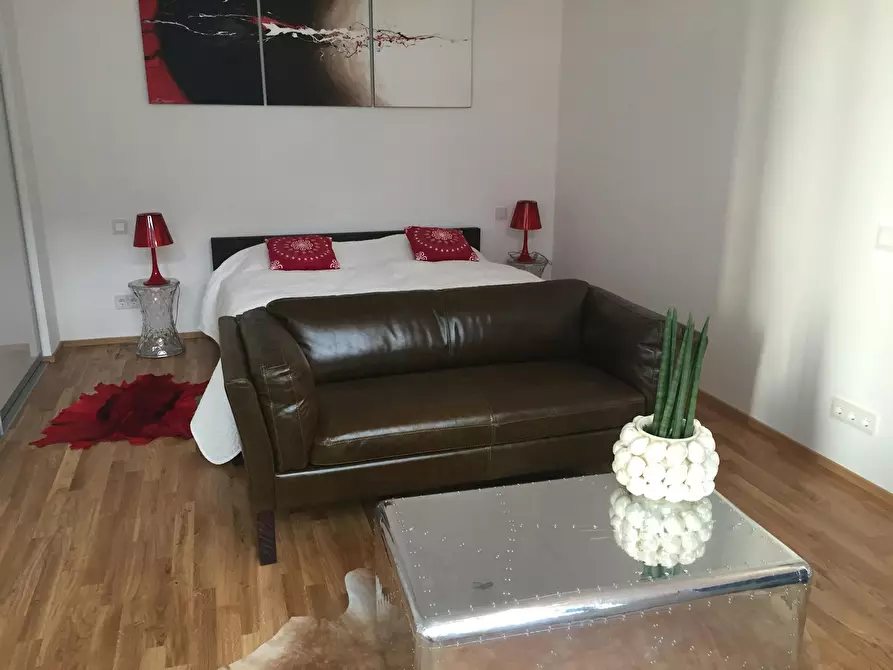 Immagine 1 di Appartamento in affitto  in Osthafenplatz a Frankfurt am Main