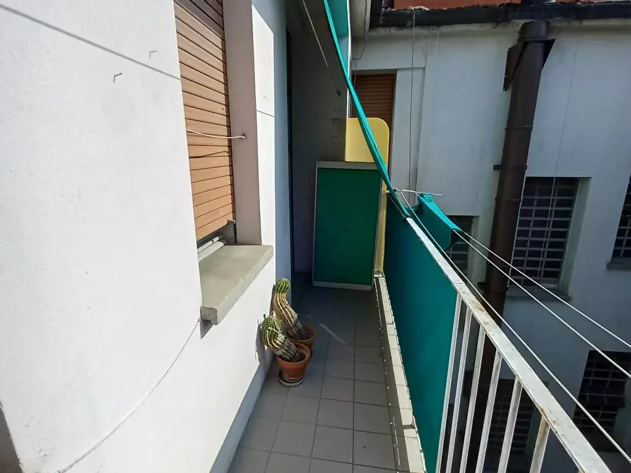 Immagine 10 di Camera in affitto  in Piazza San Francesco d'Assisi a Bologna