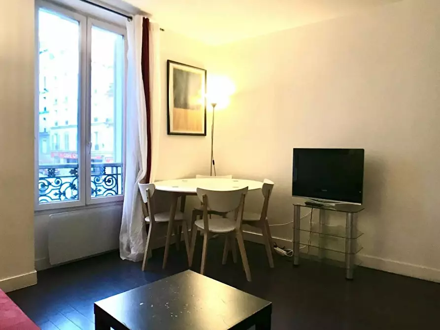 Immagine 8 di Appartamento in affitto  in Rue des Trois Frères a Paris 18