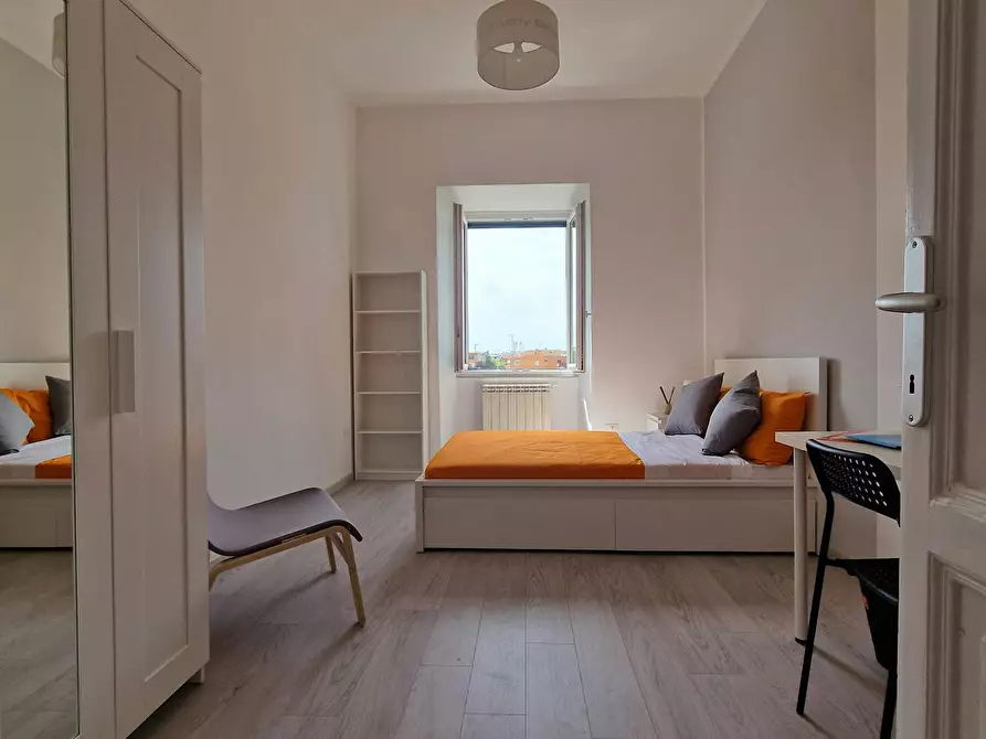 Immagine 5 di Camera in affitto  in Via Ostiense a Roma