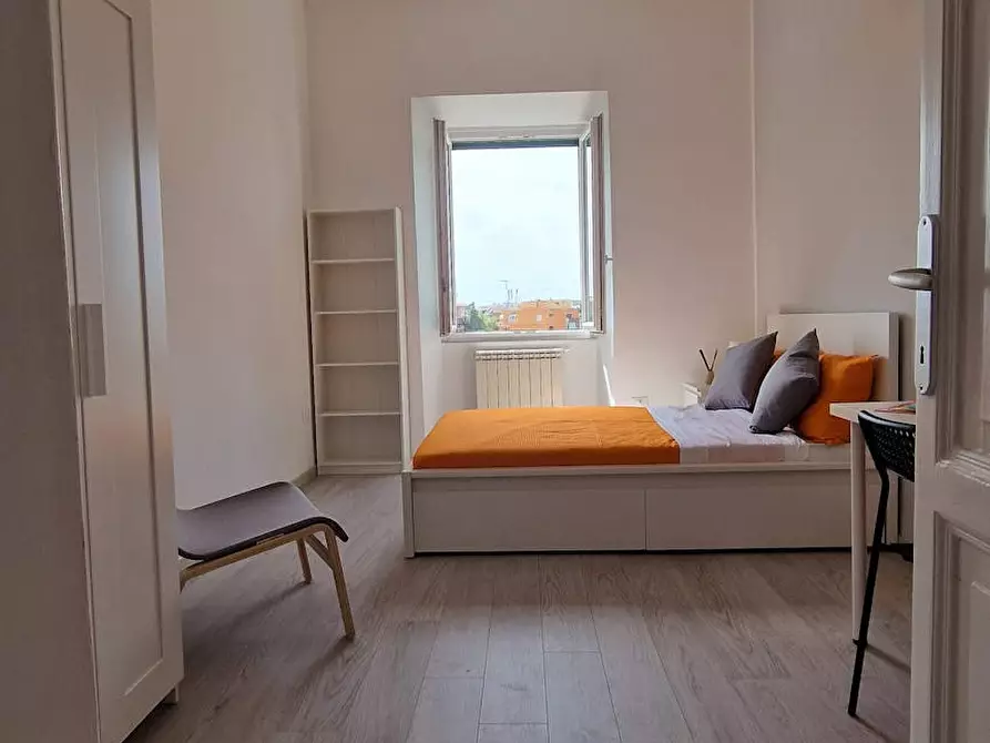 Immagine 4 di Camera in affitto  in Via Ostiense a Roma