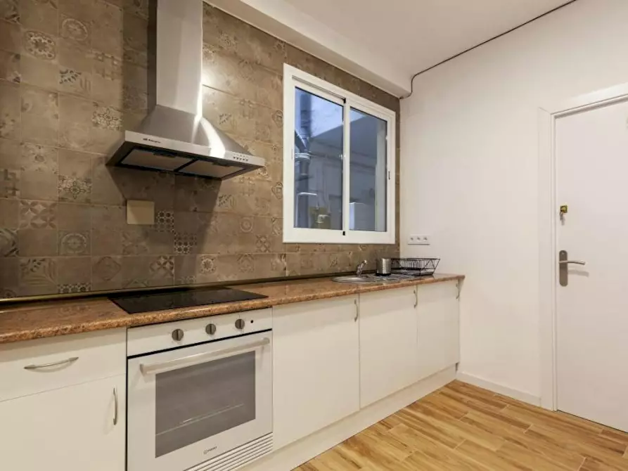Immagine 5 di Camera in affitto  in Carrer de Balmes a Barcelona