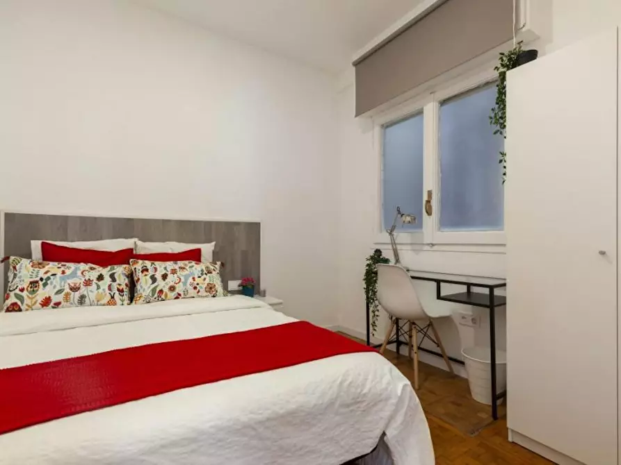 Immagine 1 di Camera in affitto  in Carrer de Balmes a Barcelona