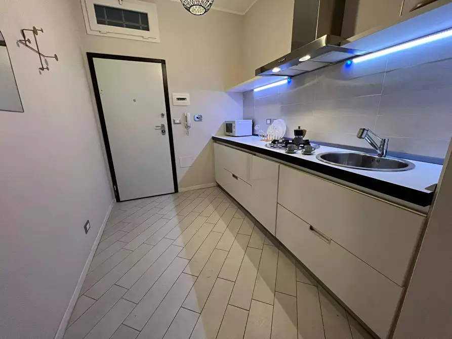 Immagine 2 di Appartamento in affitto  in Via Castiglione a Bologna