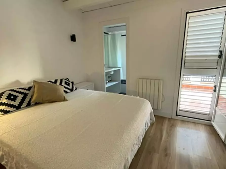 Immagine 2 di Appartamento in affitto  in Carrer de Mercedes a Barcelona