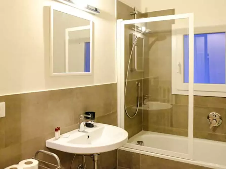 Immagine 8 di Appartamento in affitto  in Via dei Giraldi a Firenze