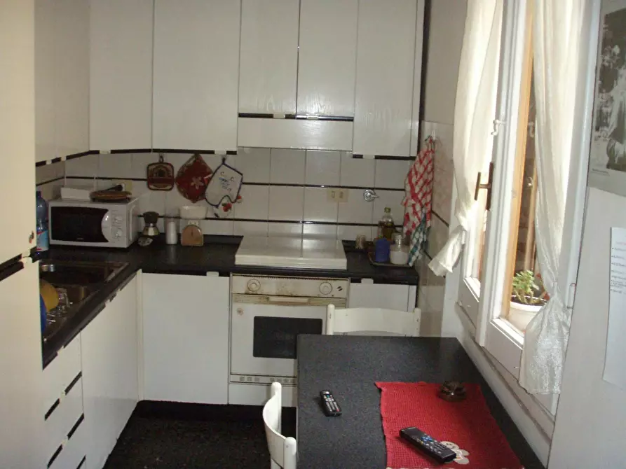 Immagine 5 di Camera in affitto  in Via dei Guicciardini a Firenze