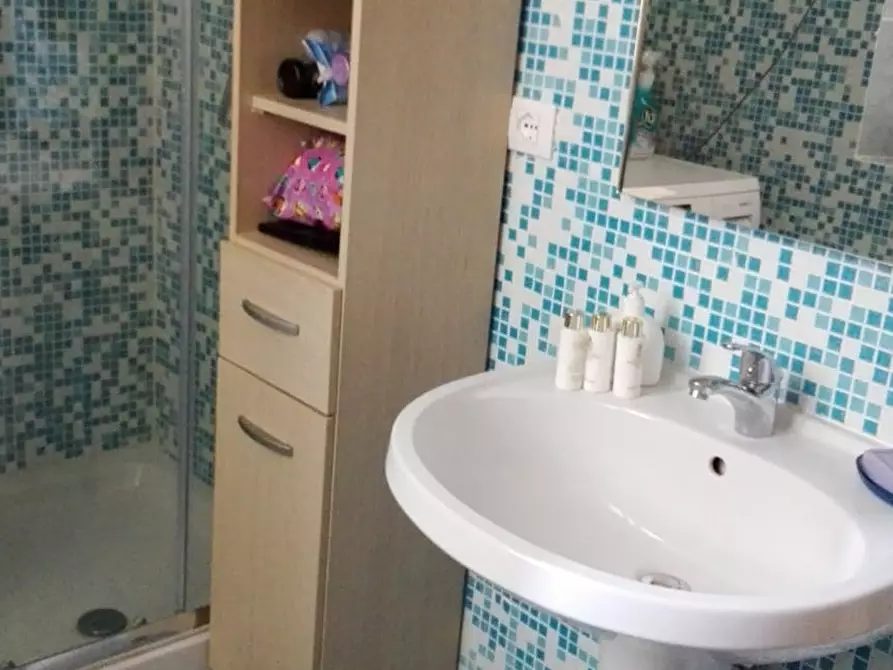 Immagine 5 di Camera in affitto  in Via dei Guicciardini a Firenze