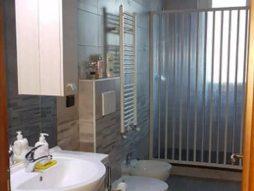 Immagine 4 di Camera in affitto  in Via Celeste Negarville a Torino