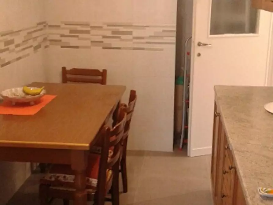 Immagine 6 di Camera in affitto  in Via Aquilonia a Roma