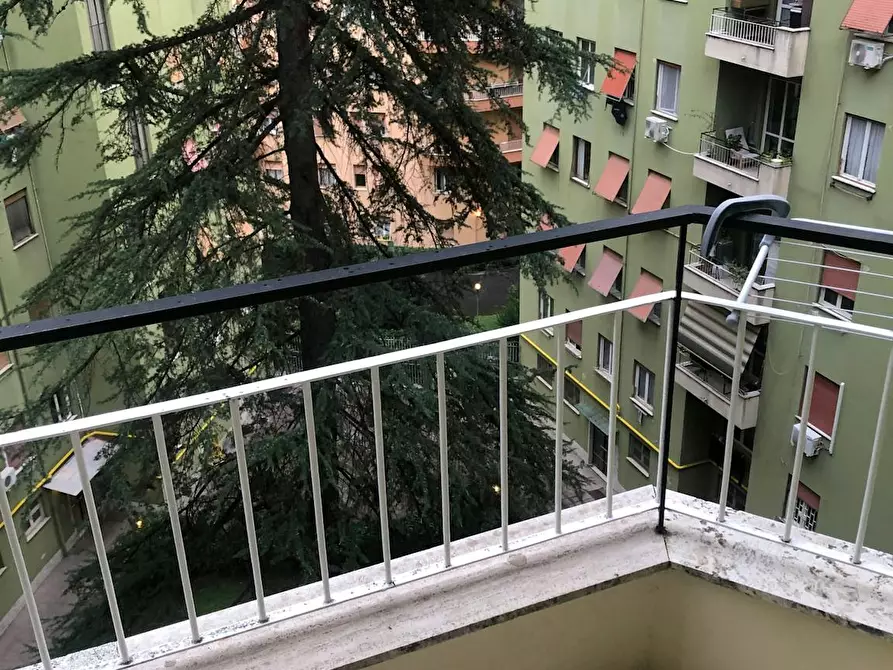 Immagine 3 di Camera in affitto  in Via Aquilonia a Roma