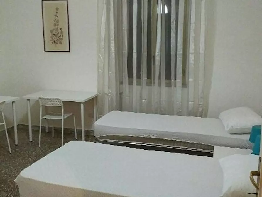 Immagine 1 di Camera in affitto  in Via Mattia Battistini a Roma