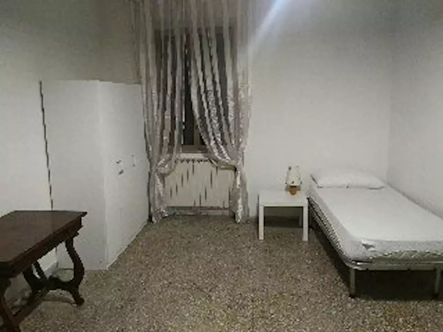 Immagine 2 di Camera in affitto  in Via Mattia Battistini a Roma