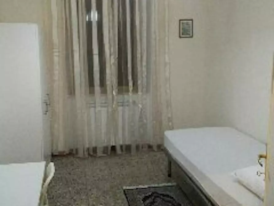 Immagine 1 di Camera in affitto  in Via Mattia Battistini a Roma