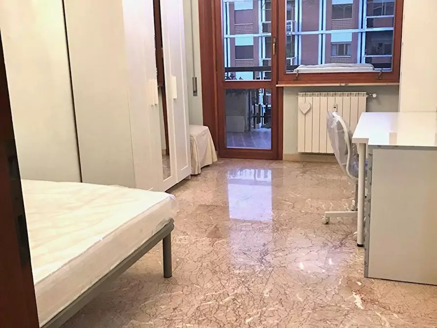 Immagine 1 di Camera in affitto  in Via Nocera Umbra a Roma