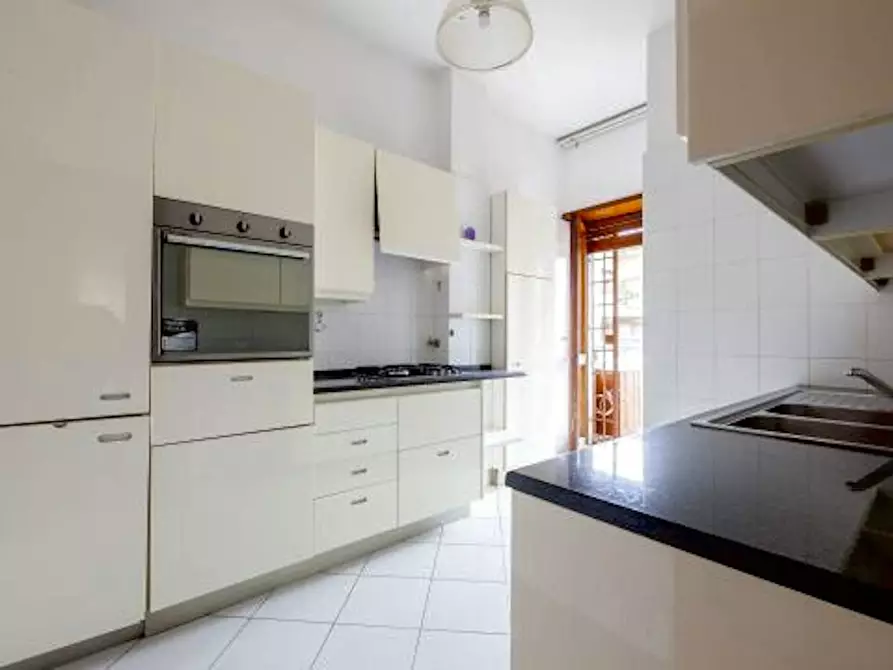 Immagine 7 di Camera in affitto  in Via Nocera Umbra a Roma