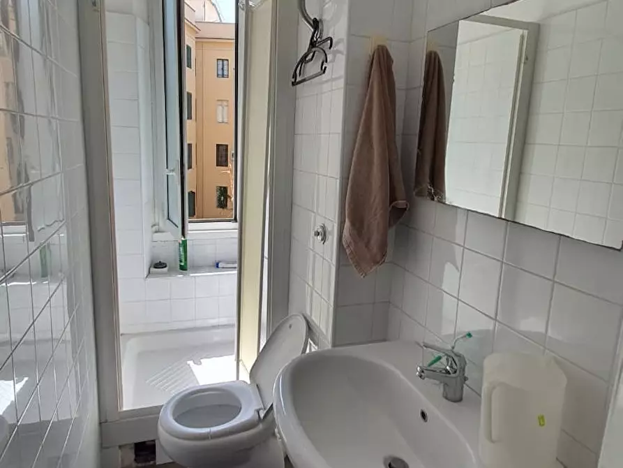 Immagine 10 di Camera in affitto  in Via della Brianza a Roma
