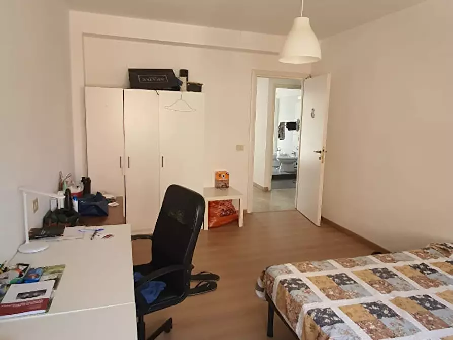 Immagine 3 di Camera in affitto  in Via della Brianza a Roma