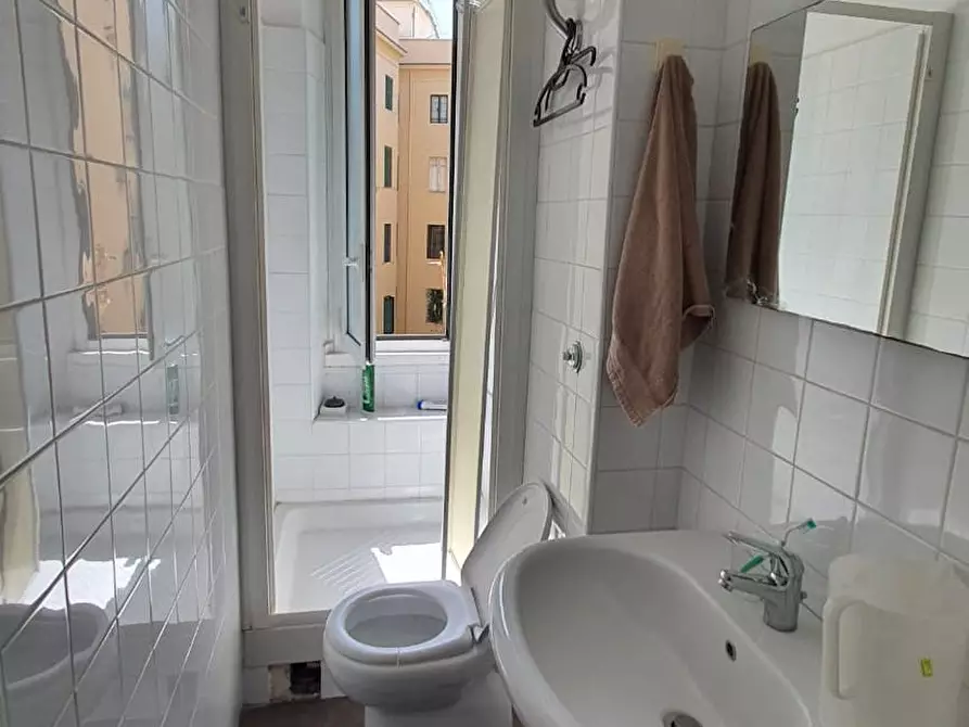 Immagine 5 di Camera in affitto  in Via della Brianza a Roma