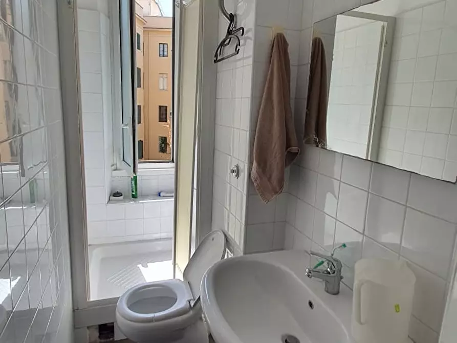 Immagine 6 di Camera in affitto  in Via della Brianza a Roma
