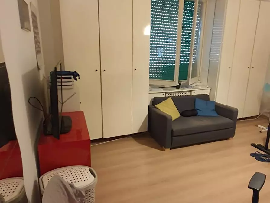 Immagine 5 di Camera in affitto  in Via della Brianza a Roma