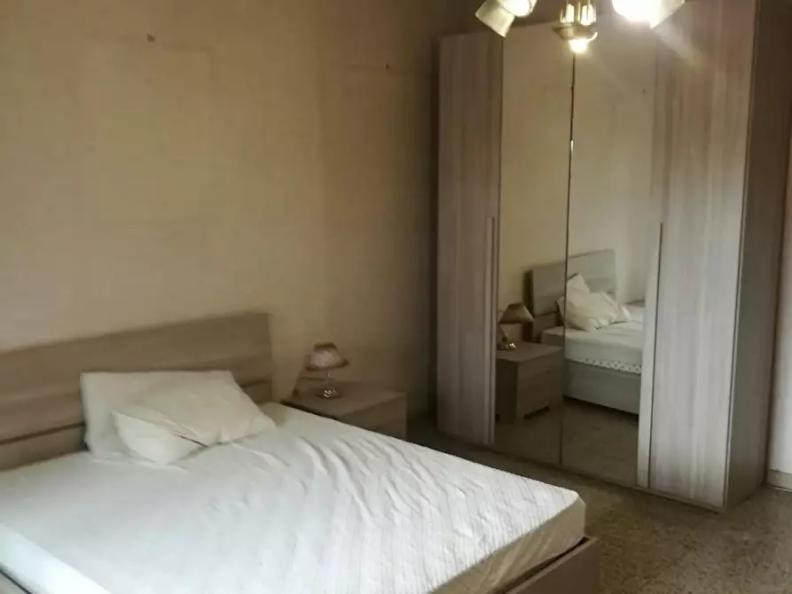 Immagine 5 di Camera in affitto  in Via Caio Sulpicio a Roma
