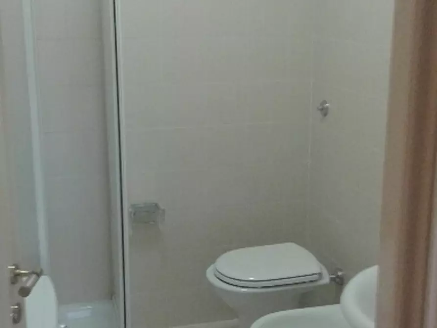 Immagine 8 di Camera in affitto  in Via Cassia a Roma