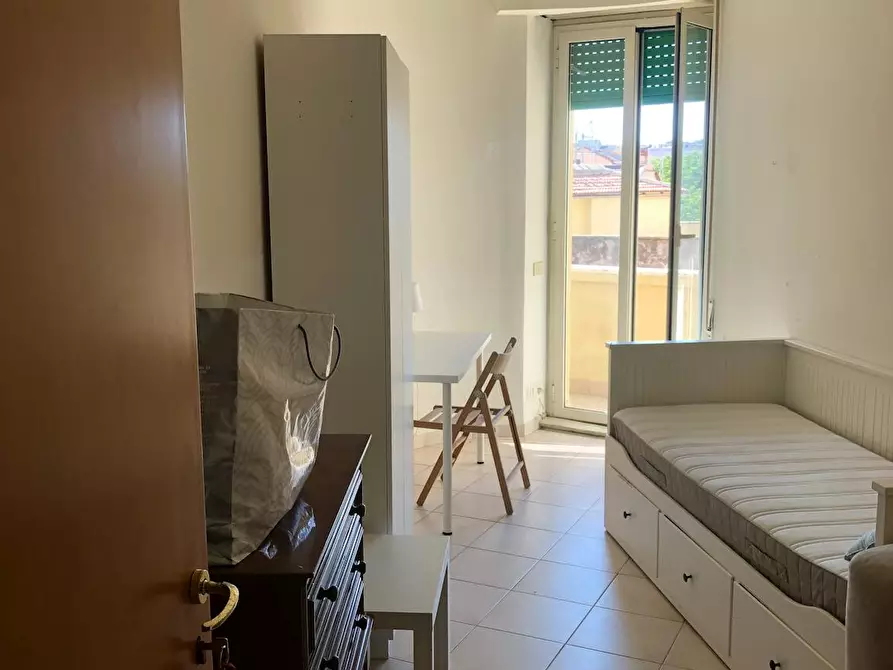 Immagine 4 di Camera in affitto  in Via Chisimaio a Roma