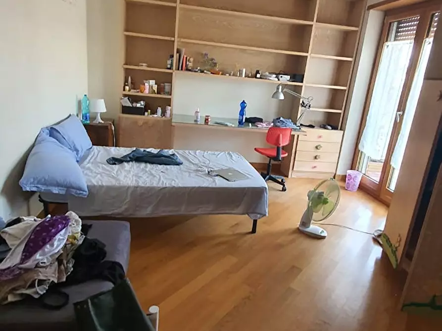 Immagine 2 di Camera in affitto  in Via Diego Angeli a Roma