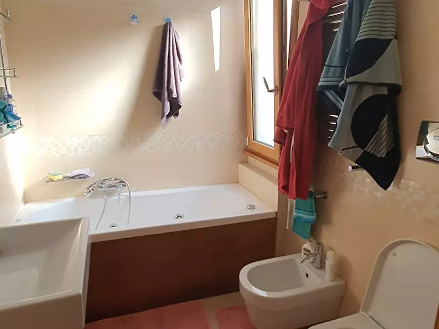 Immagine 6 di Camera in affitto  in Via Diego Angeli a Roma