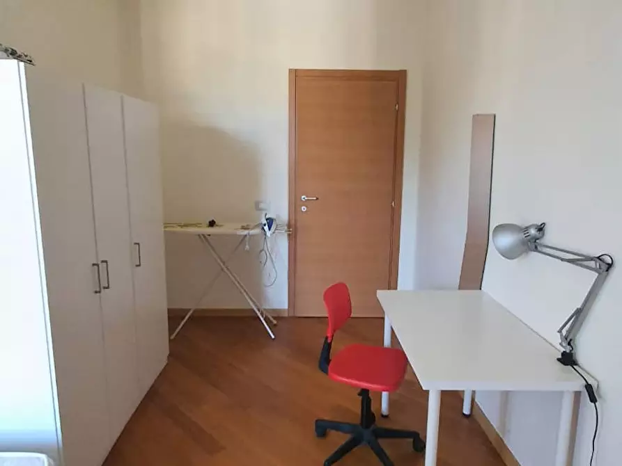 Immagine 2 di Camera in affitto  in Via Diego Angeli a Roma