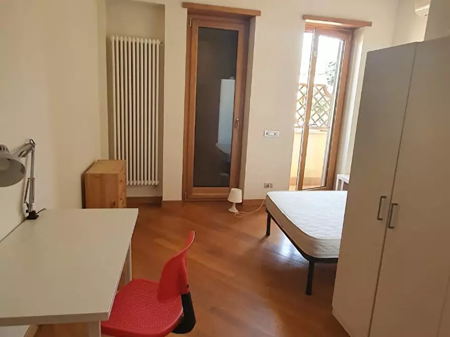 Immagine 1 di Camera in affitto  in Via Diego Angeli a Roma