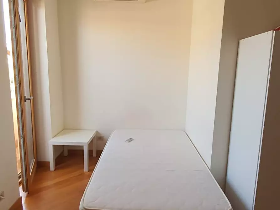 Immagine 3 di Camera in affitto  in Via Diego Angeli a Roma
