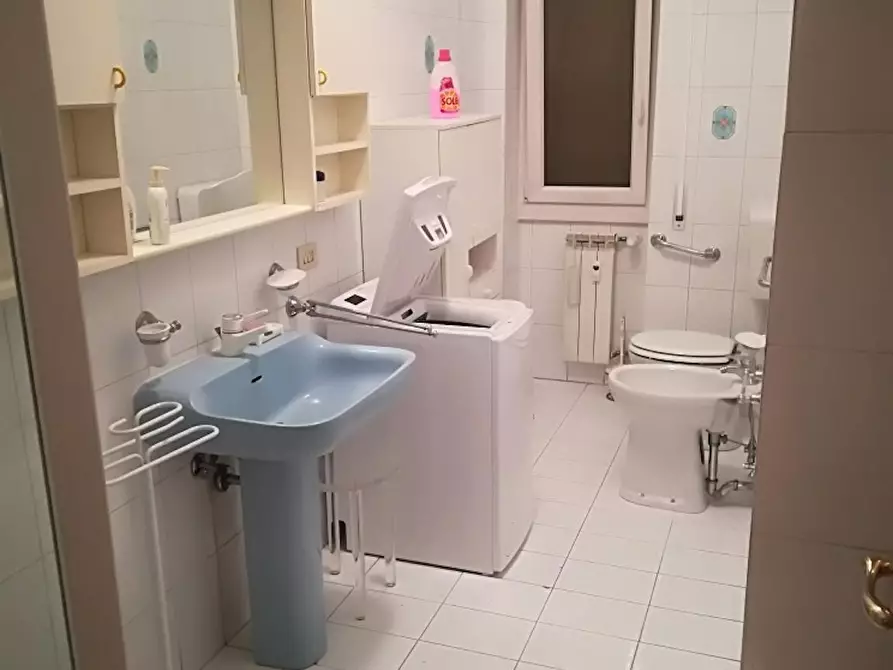 Immagine 7 di Camera in affitto  in Via Franco Sacchetti a Roma