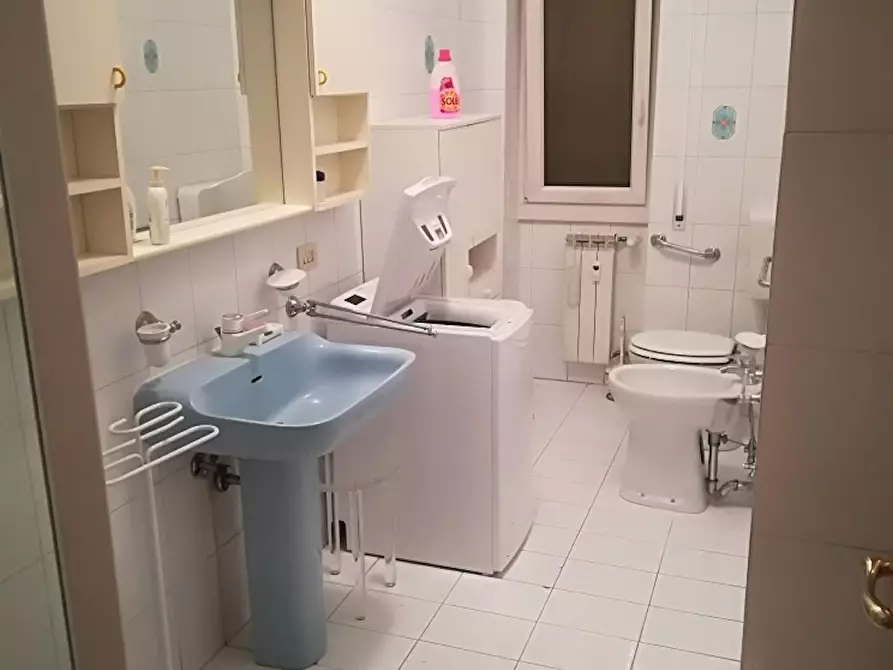 Immagine 7 di Camera in affitto  in Via Franco Sacchetti a Roma