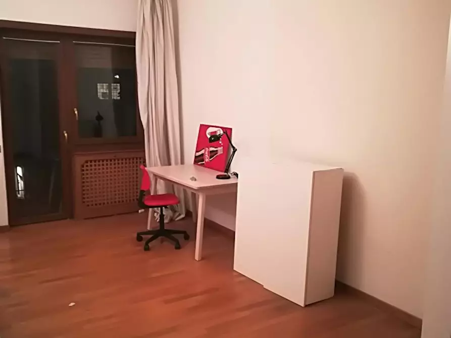 Immagine 1 di Camera in affitto  in Via Franco Sacchetti a Roma