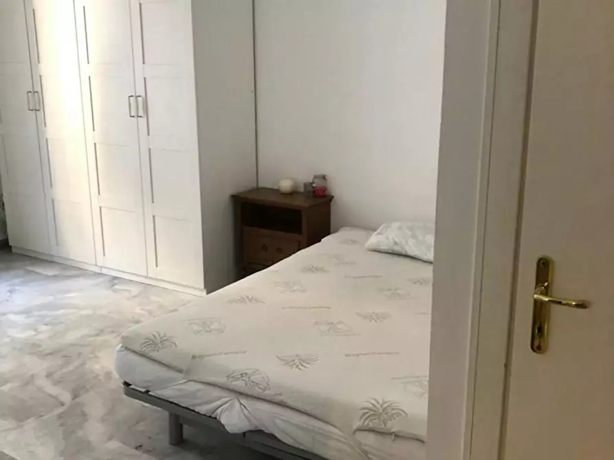 Immagine 6 di Camera in affitto  in Via Livorno a Roma