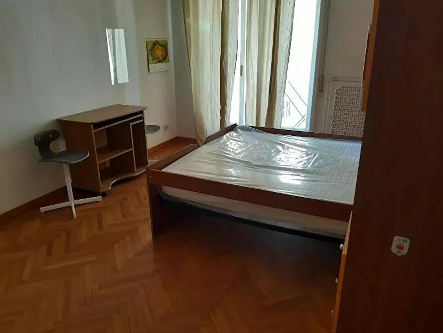 Immagine 5 di Camera in affitto  in Via Lorenzo il Magnifico a Roma