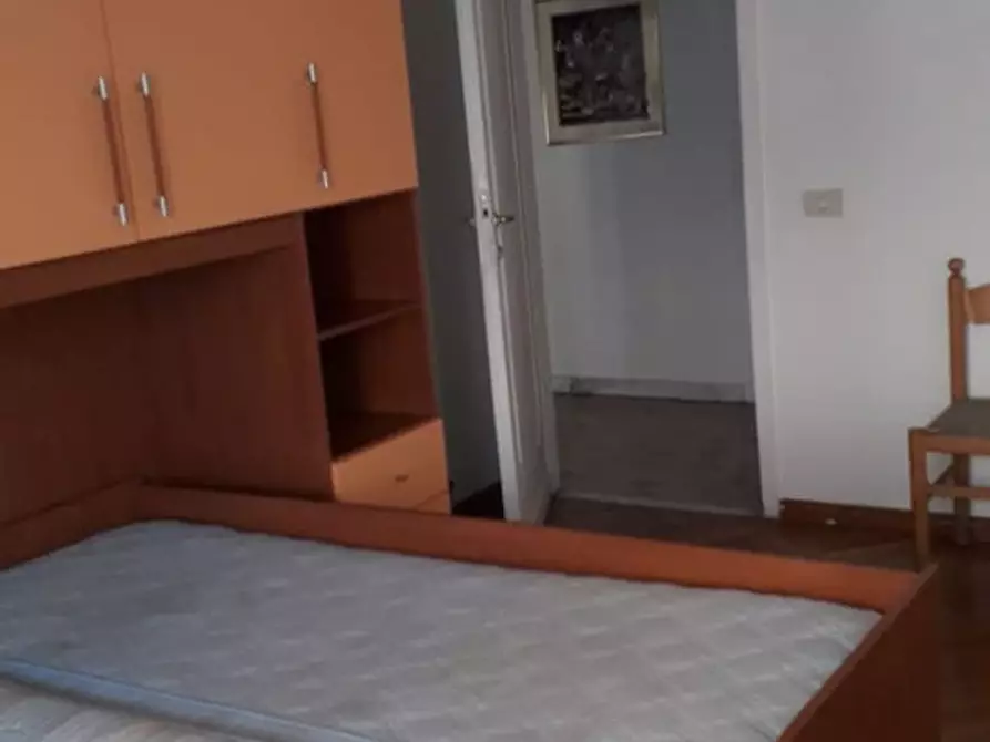 Immagine 3 di Camera in affitto  in Via Lorenzo il Magnifico a Roma