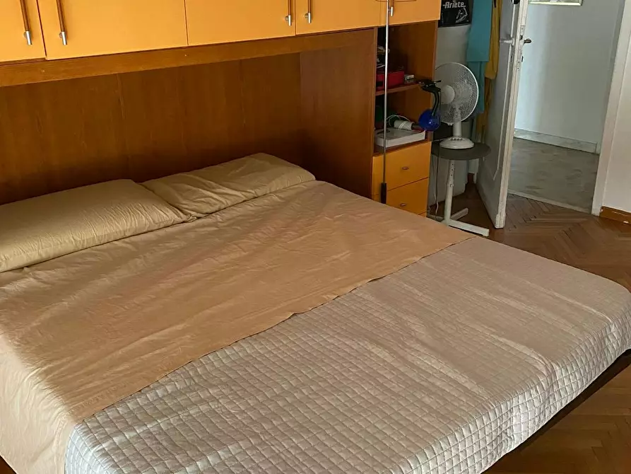 Immagine 1 di Camera in affitto  in Via Lorenzo il Magnifico a Roma