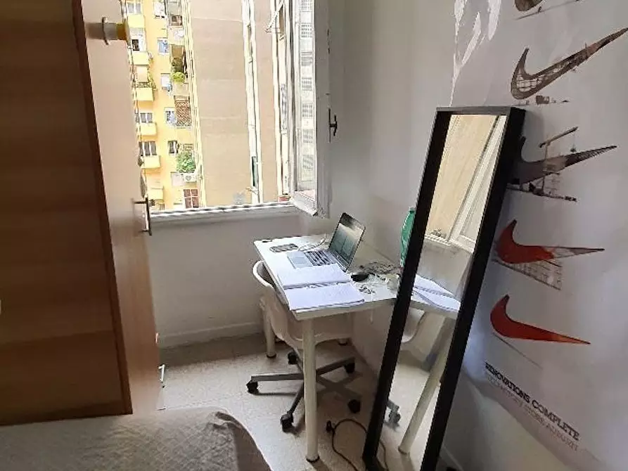 Immagine 3 di Camera in affitto  in Via Lucrino a Roma