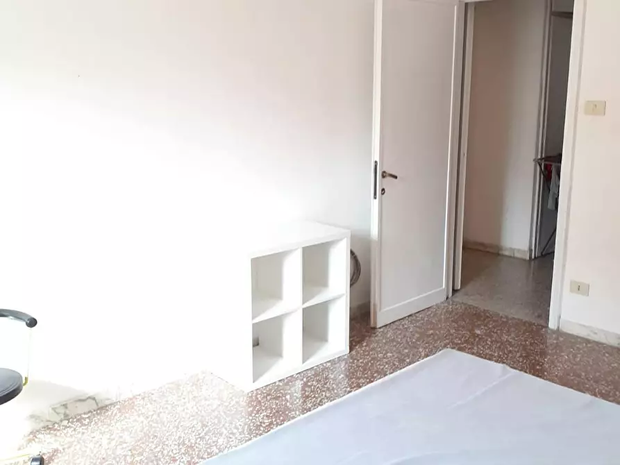 Immagine 5 di Camera in affitto  in Via Lucrino a Roma